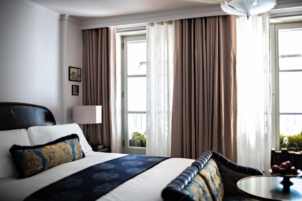 Nomad London Hotel ภายนอก รูปภาพ A bedroom at the hotel