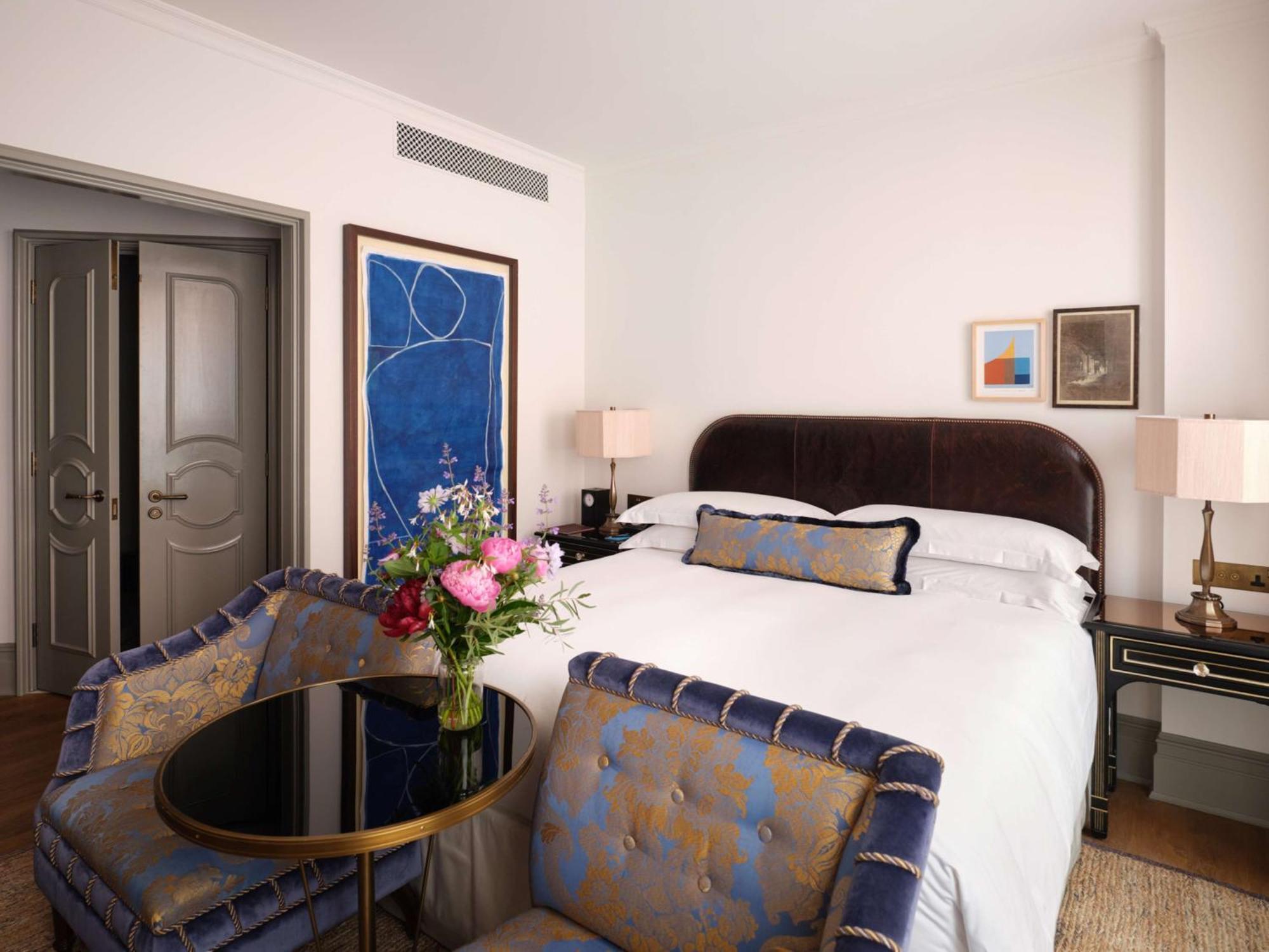 Nomad London Hotel ภายนอก รูปภาพ A bedroom at the Four Seasons Hotel